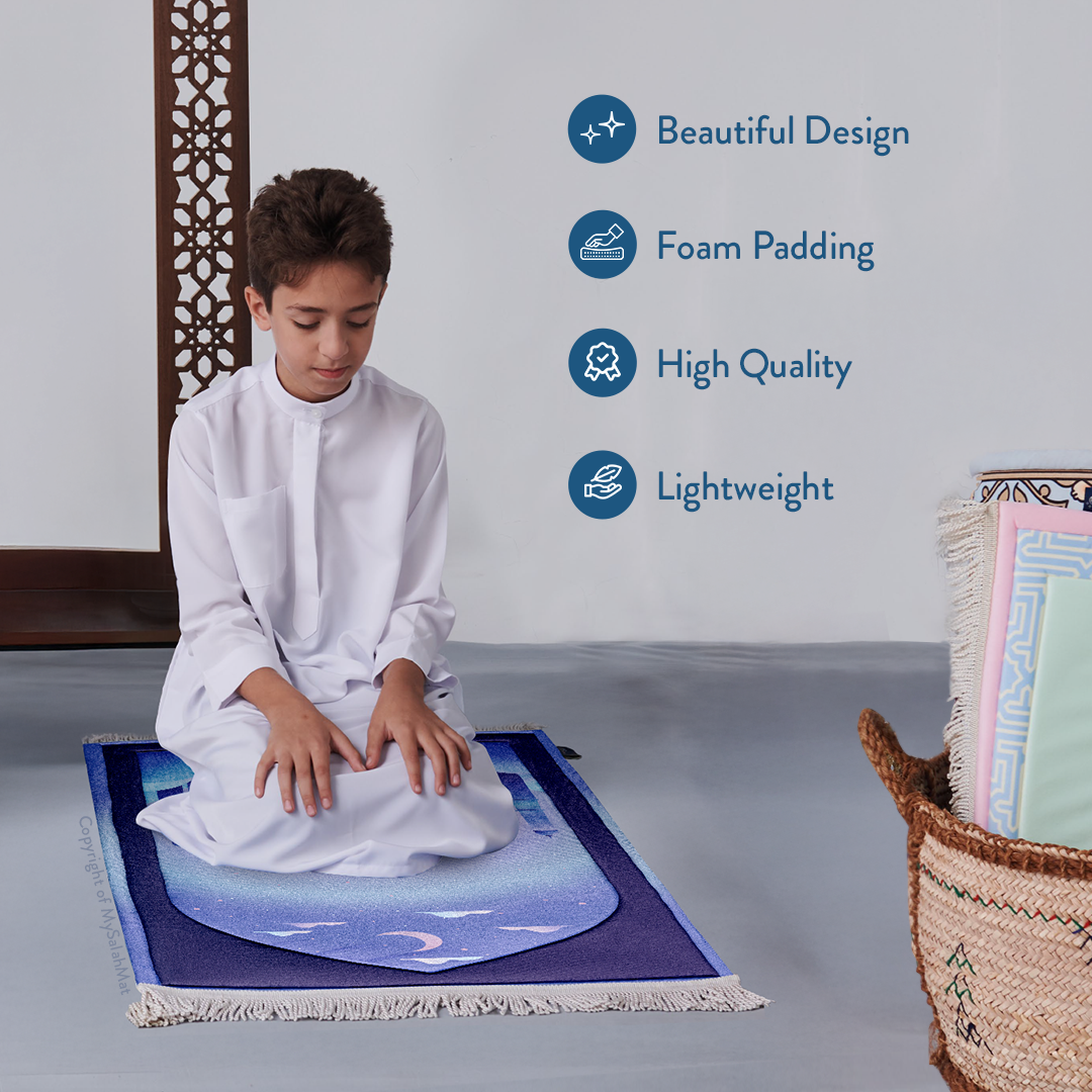 Tapis de prière rembourré pour enfants avec motif Masjid au crépuscule | Urban Rugs UK | Un beau cadeau de Ramadan et d’Aïd pour les êtres aimés
