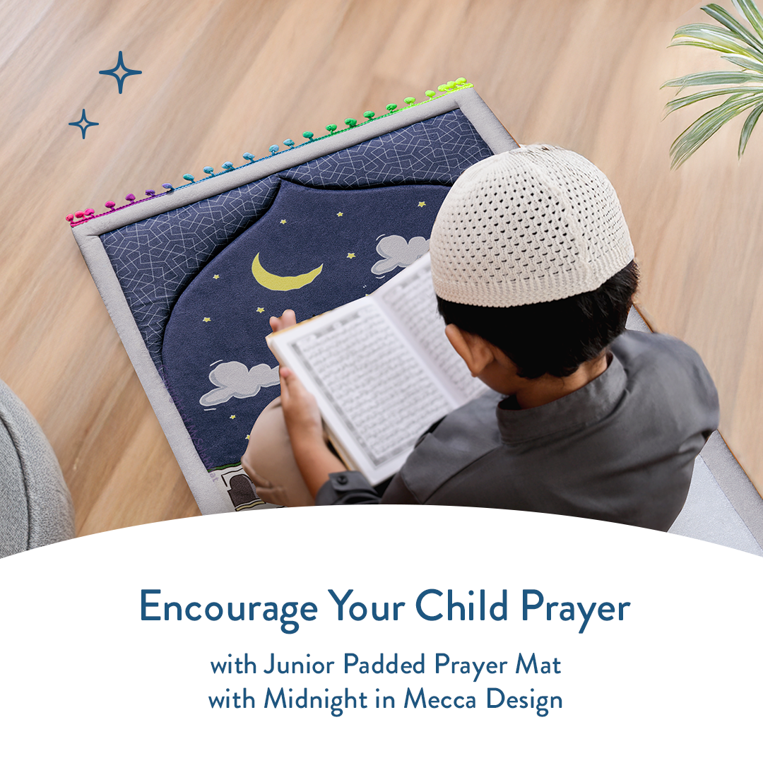 Tapis de prière bébé rembourré avec motif Midnight in Mecca par Urban Rugs UK | Un magnifique cadeau de Ramadan et d’Aïd pour vos proches