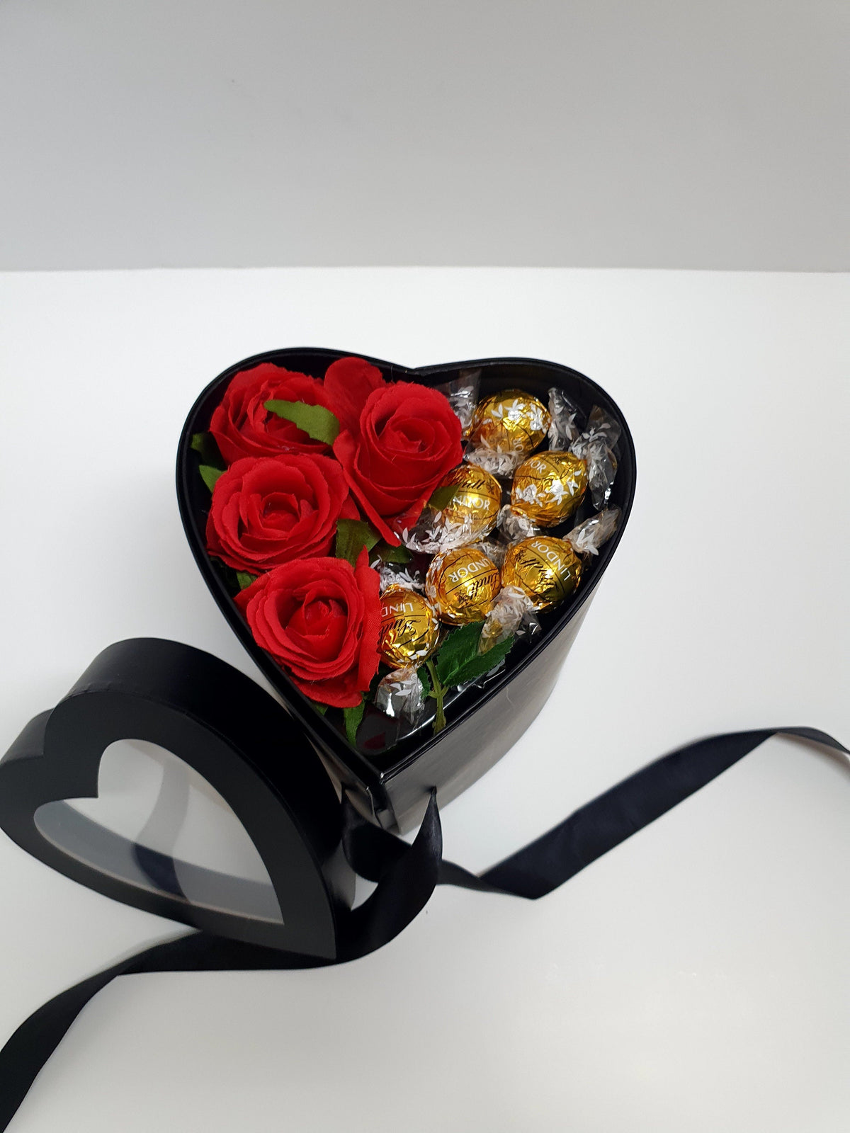 Hijab & Lindt Chocolate Gift Box – Heart Chamber Luxury Set