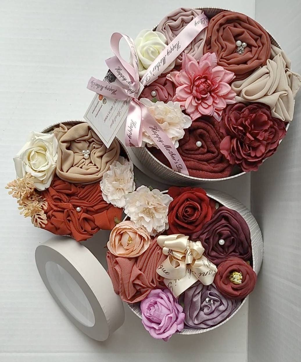 Hijab Gift Display Bouquet – Luxury Round Window Box