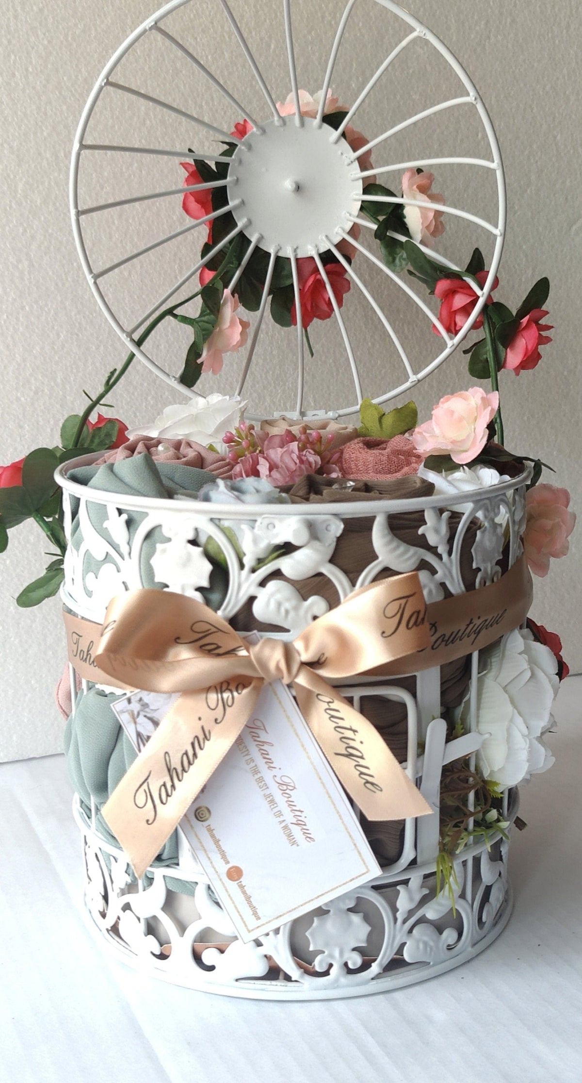 Luxury Hijab Gift Birdcage – Botanical Scented Bouquet