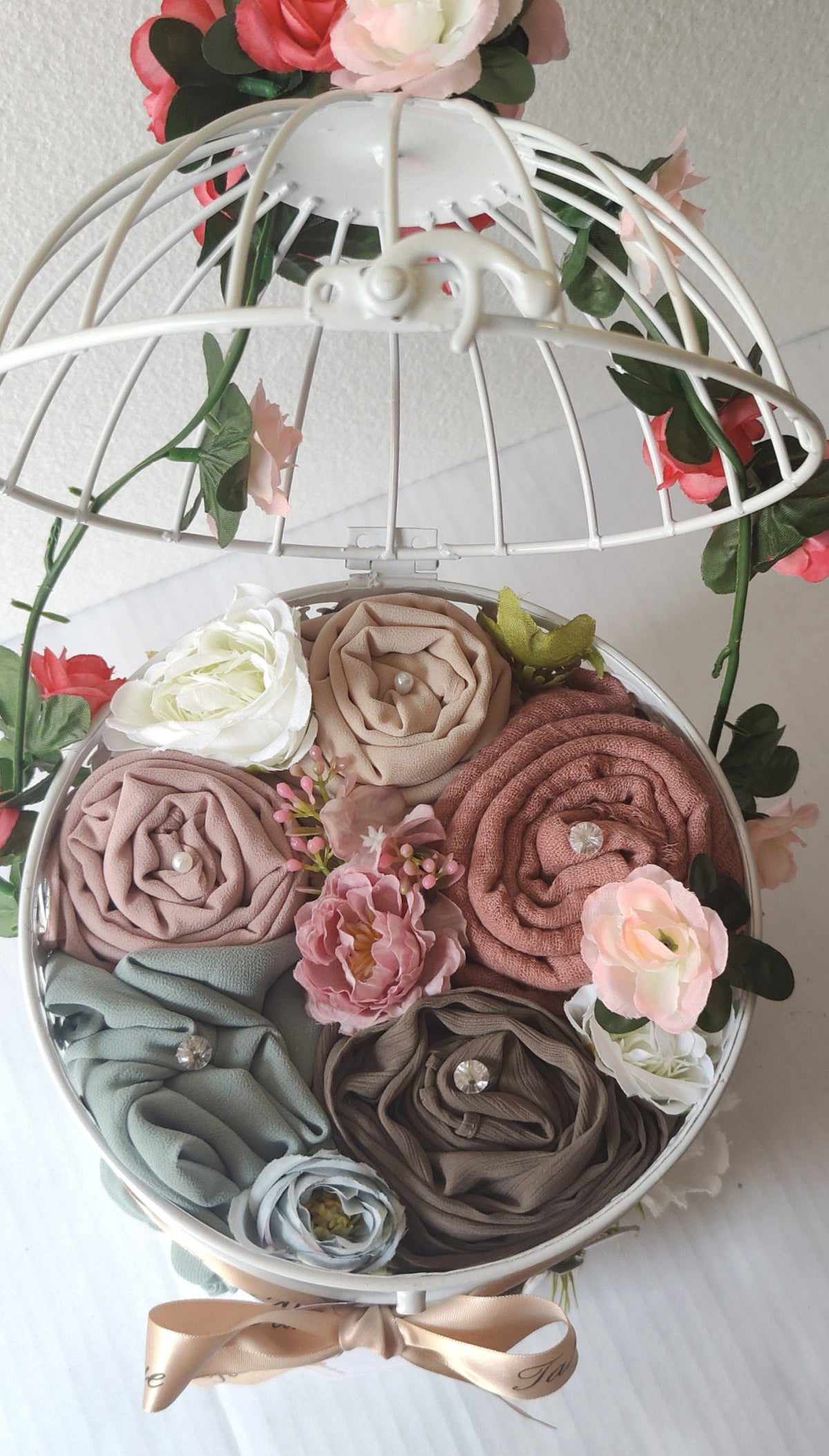 Luxury Hijab Gift Birdcage – Botanical Scented Bouquet