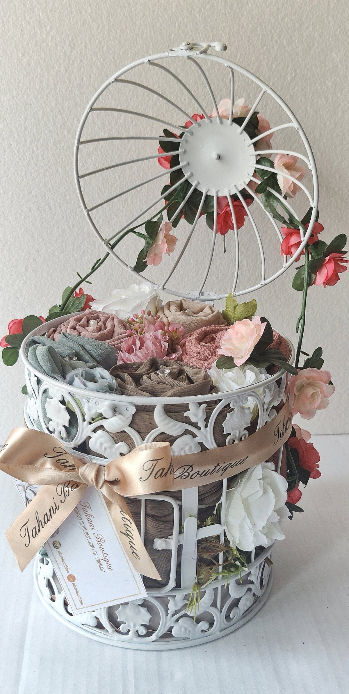 Luxury Hijab Gift Birdcage – Botanical Scented Bouquet