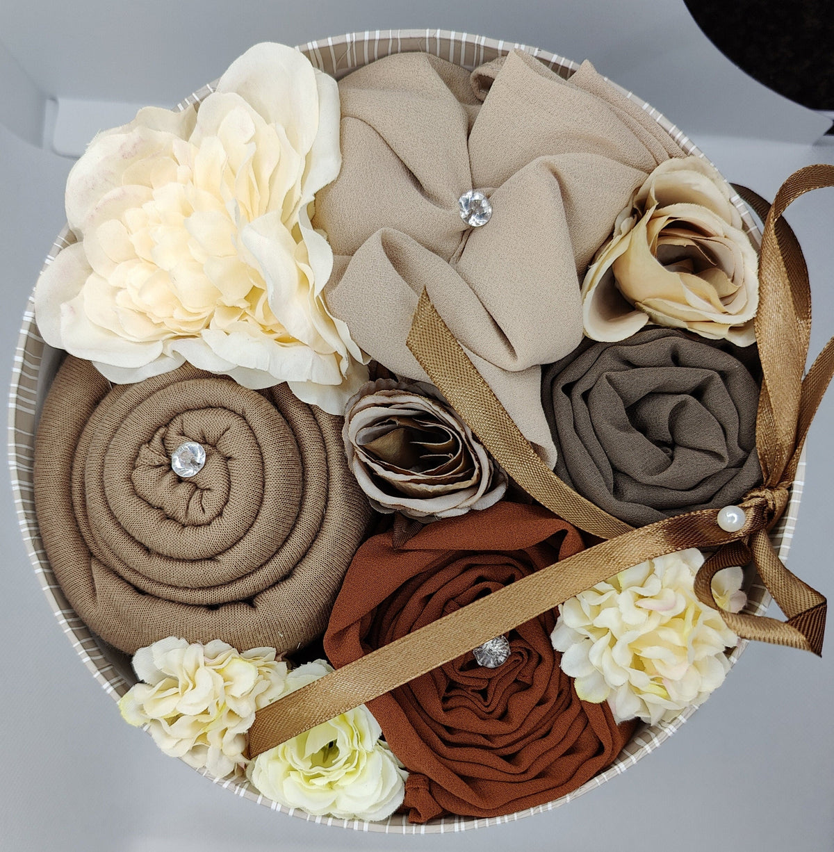 Pinstripe Hijab Gift Display Box – Luxury Clear Window