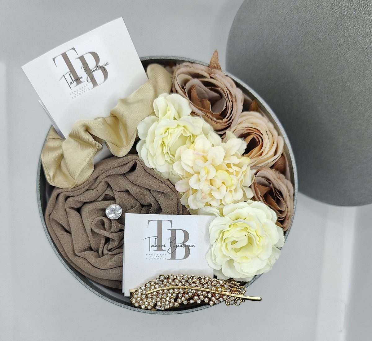 Glamour Chic Hijab Gift Set – Ready to Gift Bouquet