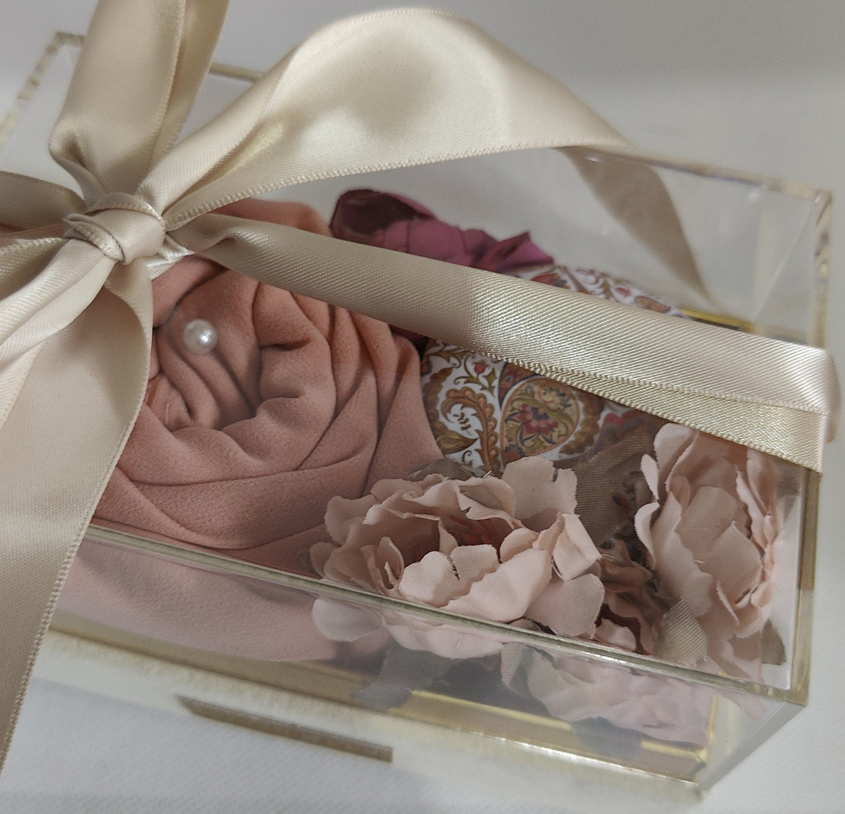 Velvet Hijab Gift Box with Clear Lid & Scented Flowers