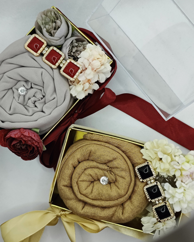 Velvet Hijab Gift Box with Clear Lid & Scented Flowers